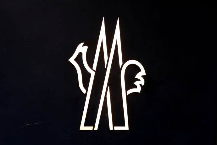 MONCLER BAT LES PRÉVISIONS AU 3E TRIMESTRE, SIGNES "ENCOURAGEANTS" EN VUE