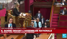 Ukraine : selon Elisabeth Borne, il faut "rendre le coût de la guerre insupportable pour la Russie"