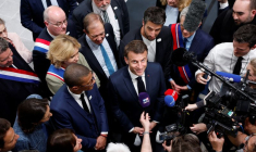 Le président français Emmanuel Macron lors de l'inauguration du Centre aquatique olympique (CAO), à Saint-Denis