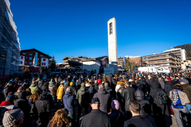 Messe à Crans-Montana en mémoire des victimes de l'incendie dans un bar de cette station de ski suisse qui a fait 40 morts et 119 blessés, le 4 janvier 2026 ( AFP / MAXIME SCHMID )