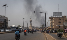 Une colonne de fumée à Bamako, au Mali, le 26 avril 2026. ( AFP / - )