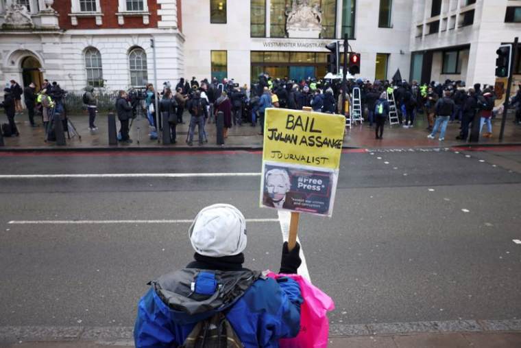 GRANDE-BRETAGNE: LA JUSTICE REJETTE LA DEMANDE DE LIBÉRATION DE JULIAN ASSANGE
