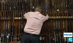 États-Unis : les enfants, cible juteuse des fabricants d’armes