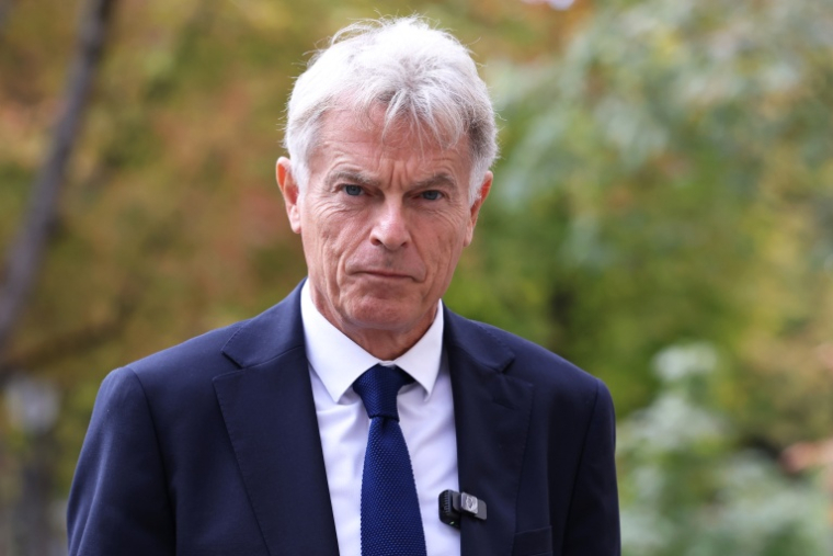 Le secrétaire national du PCF Fabien Roussel le 18 septembre 2026 à Paris ( AFP / Kenzo TRIBOUILLARD )