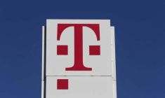 DEUTSCHE TELEKOM EXAMINE LA POSSIBILITÉ D'UNE FUSION AVEC ORANGE