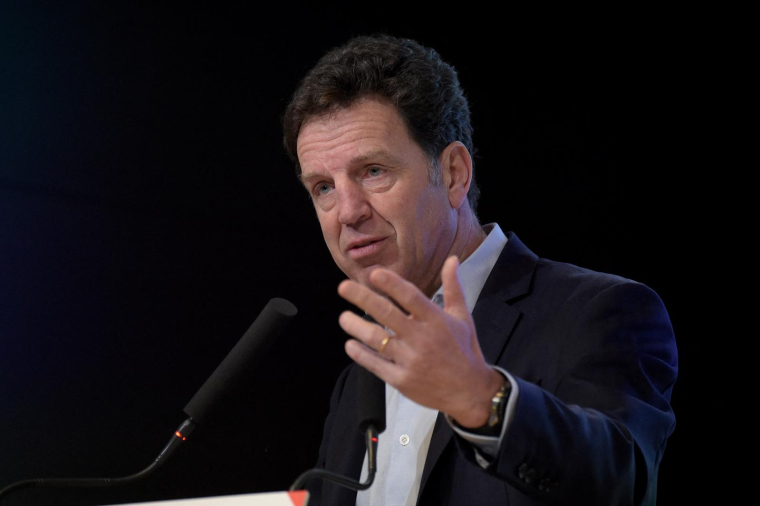 Geoffroy Roux de Bézieux, le 24 janvier 2022, à Paris ( AFP / ERIC PIERMONT )
