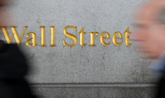 WALL STREET HÉSITANTE EN DÉBUT DE SÉANCE