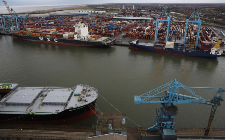 LE ROYAUME-UNI FERME SES PORTS AUX NAVIRES RUSSES