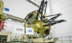 Les modules d'exploration et de retour constituaent la sonde spatiale Martian Moons eXploration (MMX) au Centre spatial de Tanegashima, à Minamitane (dans la réfecture de Kagoshima, le 13 août 2026 au Japon ( AFP / Yuichi YAMAZAKI )