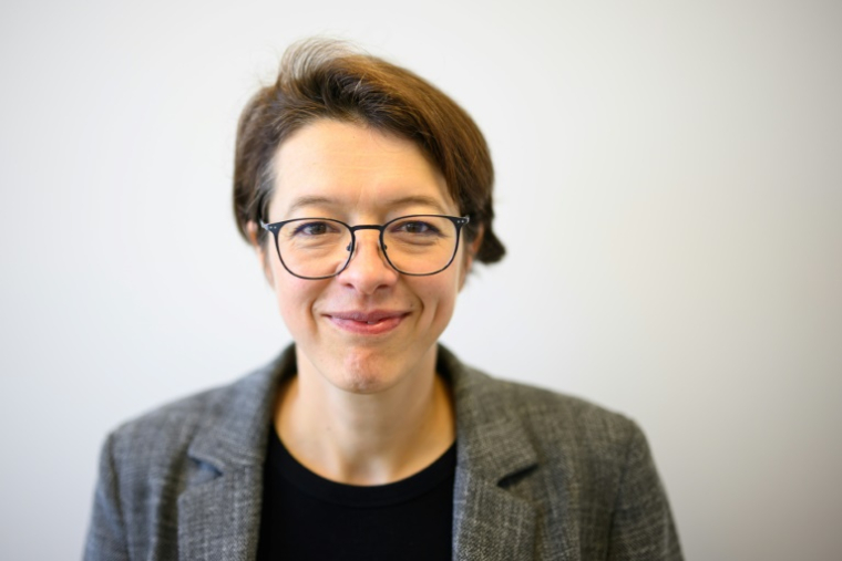 La chercheuse et directrice scientifique d'Agriodor Ené Leppik, cofondatrice de la startup, le 16 mai 2025, à Rennes ( AFP / Loic VENANCE )