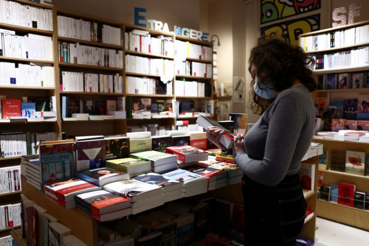 EN FRANCE, UNE NOUVELLE LOI POUR PROTÉGER LES LIBRAIRES DE L'OGRE AMAZON