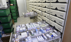 Les médicaments prescrits en ville mais non consommés représentent chaque année en France entre 561 millions et 1,7 milliard d’euros, selon une évaluation de la Cour des comptes ( AFP / STEPHANE DE SAKUTIN )