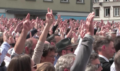 Dimanche de démocratie à main levée en Suisse alémanique