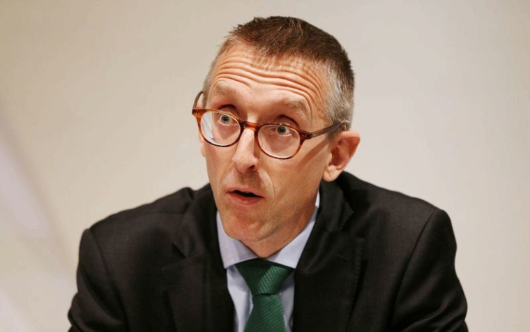 LES BANQUES BRITANNIQUES DOIVENT FAIRE PLUS CONTRE L'ARGENT SALE, SELON LA BOE
