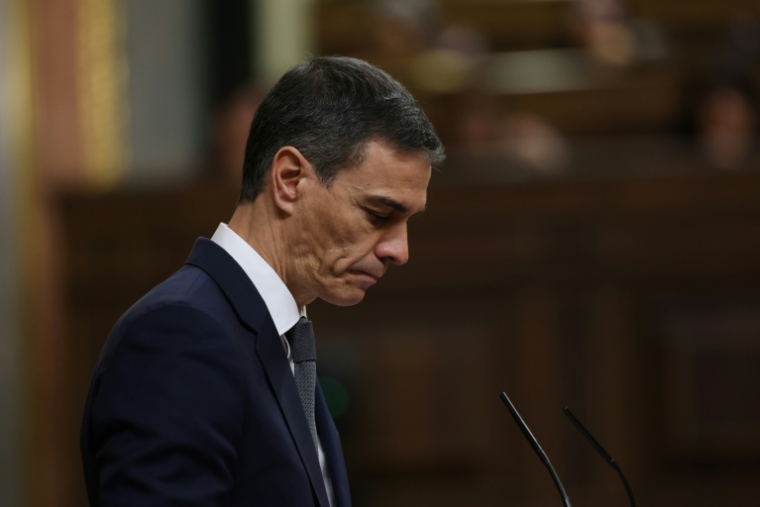 Le Premier ministre espagnol Pedro Sanchez s'exprime au parlement sur les deux accidents ferroviaires qui ont fait 47 morts en janvier dans le pays, le 11 février 2026 à Madrid ( AFP / Pierre-Philippe MARCOU )