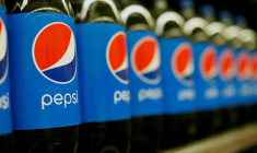 Des bouteilles de Pepsi en rayon