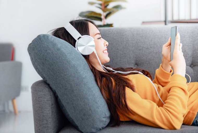 De nombreuses applications permettent de se détendre et de mieux résister au stress. ( crédit photo : Shutterstock )