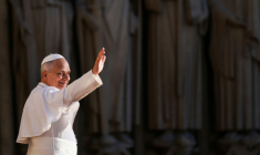 Le pape Léon XIV à Notre-Dame de Paris, le 26 septembre 2026 ( AFP / Kenzo TRIBOUILLARD )