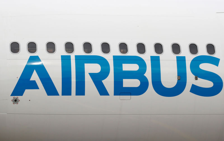 AIRBUS: POSSIBLE IMPACT SUR LES CLIENTS DES TENSIONS COMMERCIALES
