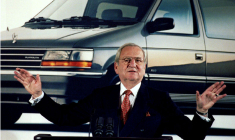 LEE IACOCCA, FIGURE DE L'AUTOMOBILE QUI A SAUVÉ CHRYSLER, EST MORT À 94 ANS
