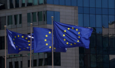 Des drapeaux de l'Union européenne flottent à Bruxelles