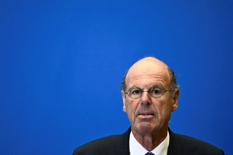 Le ministre de l'Economie Eric Lombard, lors d'une conférence de presse le 15 mai 2025 à Paris ( AFP / JULIEN DE ROSA )