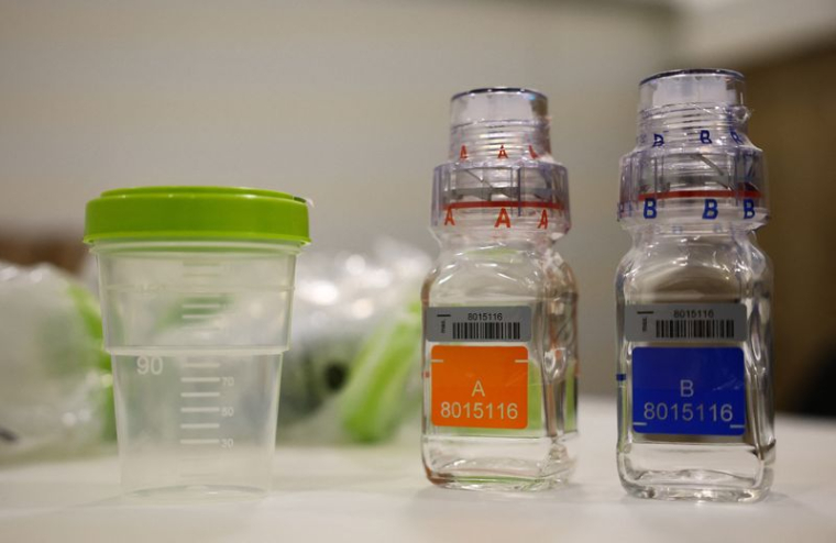 Vue générale d'un kit anti-dopage utilisé par l'ITA (Agence internationale de contrôle).