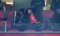 Kylian Mbappé assiste à Maroc-Mali avec le maillot d’Hakimi