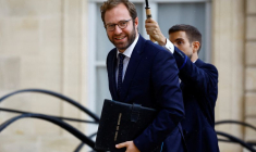 Le ministre français de l'Économie, des Finances et de l'Industrie, Antoine Armand au Palais de l'Élysée