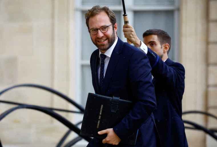 Le ministre français de l'Économie, des Finances et de l'Industrie, Antoine Armand au Palais de l'Élysée