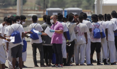 PLUS DE 400 MIGRANTS SECOURUS PAR MSF DÉBARQUENT EN SICILE