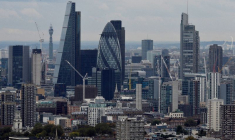 GRANDE-BRETAGNE: LA CROISSANCE DE L'ACTIVITÉ RALENTIT, LES TENSIONS SUR LES PRIX AUGMENTENT, SELON LE PMI