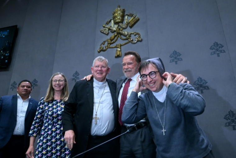 From left: Climate activist Maina Talia, Lorna Gold, executive director of the Laudato Si movement, cardinal Jaime Spengler, US actor Arnold Schwarzenegger, Italian economist, sister Alessandra Smerilli pose for a photo after a press conference about 'Raising Hope for Climate Justice'in The Vatican on September 30, 2025. ( AFP / Filippo MONTEFORTE )