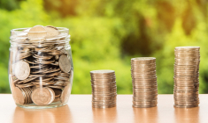 65% des ménages ayant effectué une donation au cours de leur vie ont plus de 70 ans, indique l'Insee (illustration). (Pixabay / nattanan23)