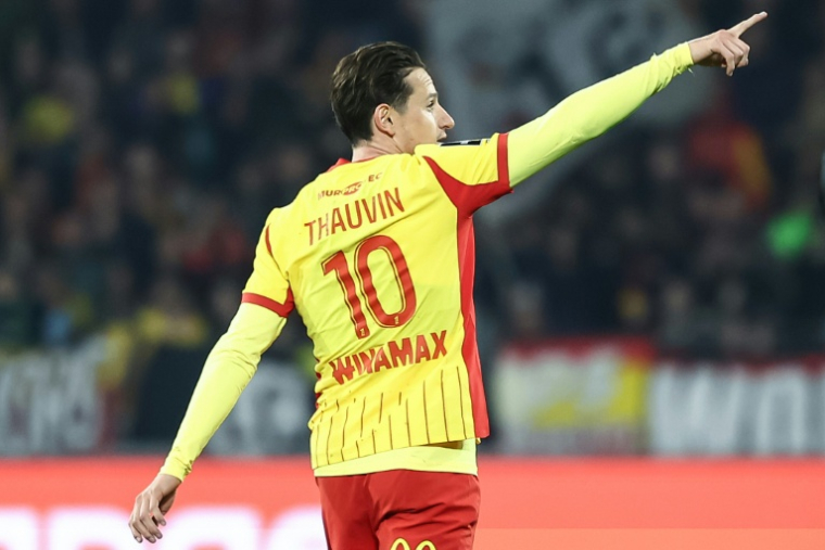 Florian Thauvin lors de la victoire du RC Lens contre Angers au stade Bollaert en Ligue 1 le 20 mars 2026 ( AFP / Sameer Al-DOUMY )