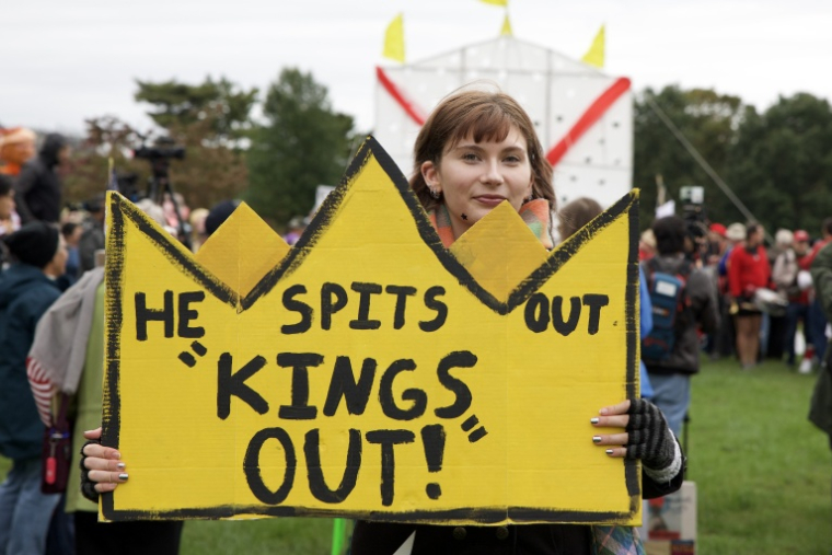 Lors d'une manifestation contre Donald Trump le 17 octobre 2026 près de Washington ( AFP / Amid FARAHI )