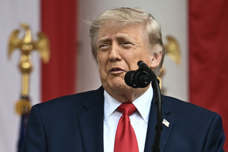 Donald Trump à Arlington, aux Etats-Unis, le 25 mai 2026. ( AFP / KENT NISHIMURA )