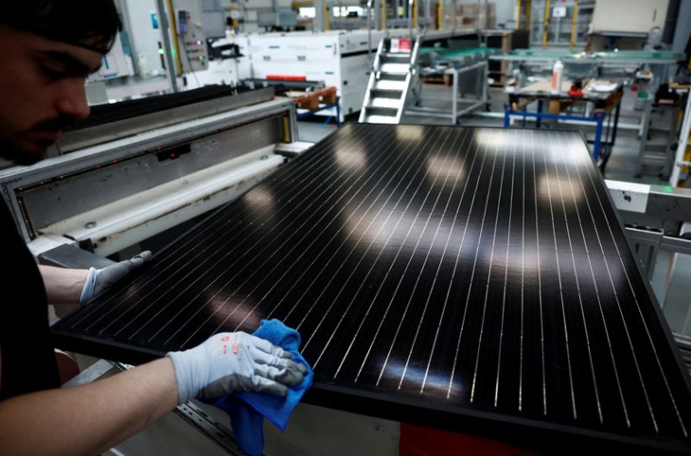 Usine du spécialiste français des panneaux photovoltaïques Systovi près de Nantes