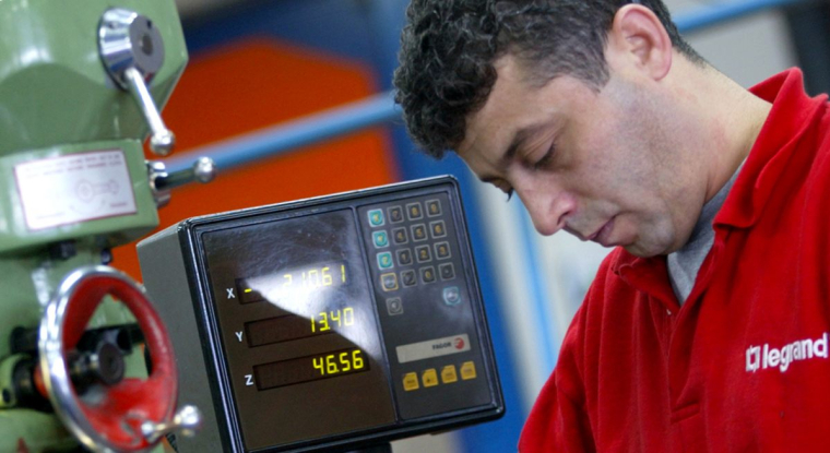 Angeles Garcia-Poveda, présidente du Conseil d'administration de Legrand, a acheté 1.000 actions le 12 mai dernier. (© Legrand)