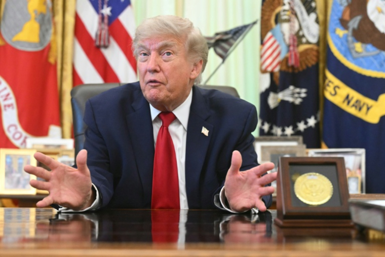 Le président américain Donald Trump parle à la presse dans le Bureau ovale de la Maison Blanche, à Washington, le 29 juin 2026 ( AFP / SAUL LOEB )