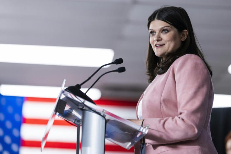La députée démocrate américaine Haley Stevens, candidate au siège vacant du Michigan au Sénat américain, prend la parole lors d'un rassemblement, à Madison Heights, dans le Michigan, le 2 août 2026 ( GETTY IMAGES NORTH AMERICA / Finn Gomez )
