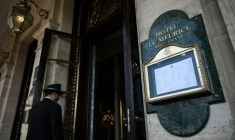 La Réserve et le Meurice, deux palaces parisiens, ont été classés mercredi parmi les meilleurs hôtels du monde, ex-aequo avec huit autres établissements de sept pays, dans le nouveau palmarès annuel de La Liste ( AFP / Philippe LOPEZ )