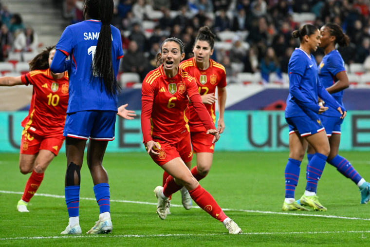 La France termine son année par une lourde défaite contre l'Espagne