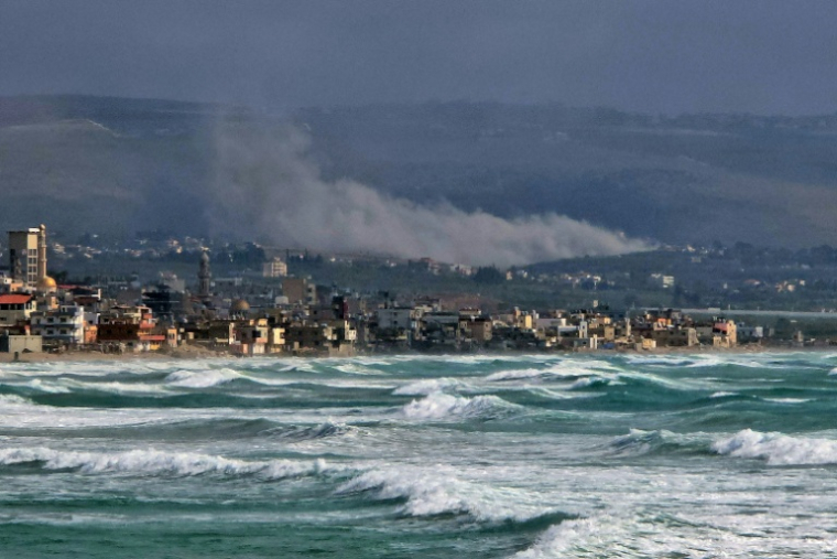 Une frappe aérienne israélienne sur le village d'Al-Haniyya, dans le sud du Liban, le 21 mai 2026 ( AFP / KAWANT HAJU )