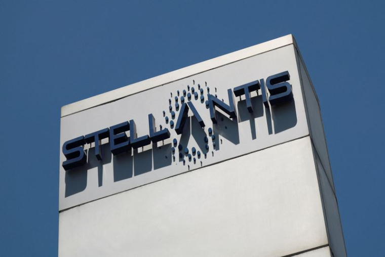 Le logo de l'usine Stellantis à Toluca