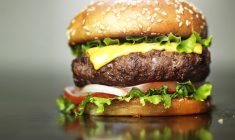 Le hamburger : plus qu’un sandwich (Crédits photo : Shutterstock)