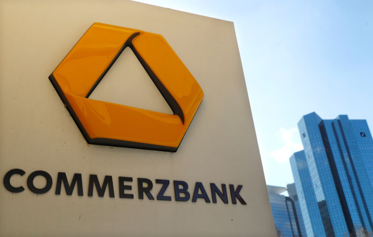 COMMERZBANK PRENDRA UNE DÉCISION SUR DEUTSCHE BANK LE 9 AVRIL