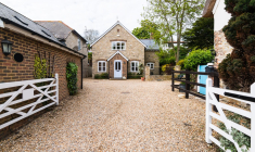 Dans certaines communes, une majoration de 5 % à 60 % peut être appliquée sur le montant de la taxe d’habitation des résidences secondaires crédit photo : mubus7/Shutterstock / mubus7