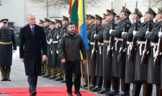 Le président ukrainien Volodymyr Zelensky (D) et son homologue lituanien Gitanas Nauseda à Vilnius, le 25 janvier 2026 ( AFP / Petras Malukas )