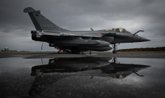 Un Rafale de l'Armée française sur la base de Cazaux, le 29 janvier 2026. ( AFP / PHILIPPE LOPEZ )